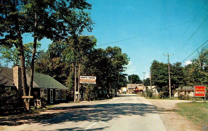 Gordons Resort (Gordons Motel) - Old Postcard